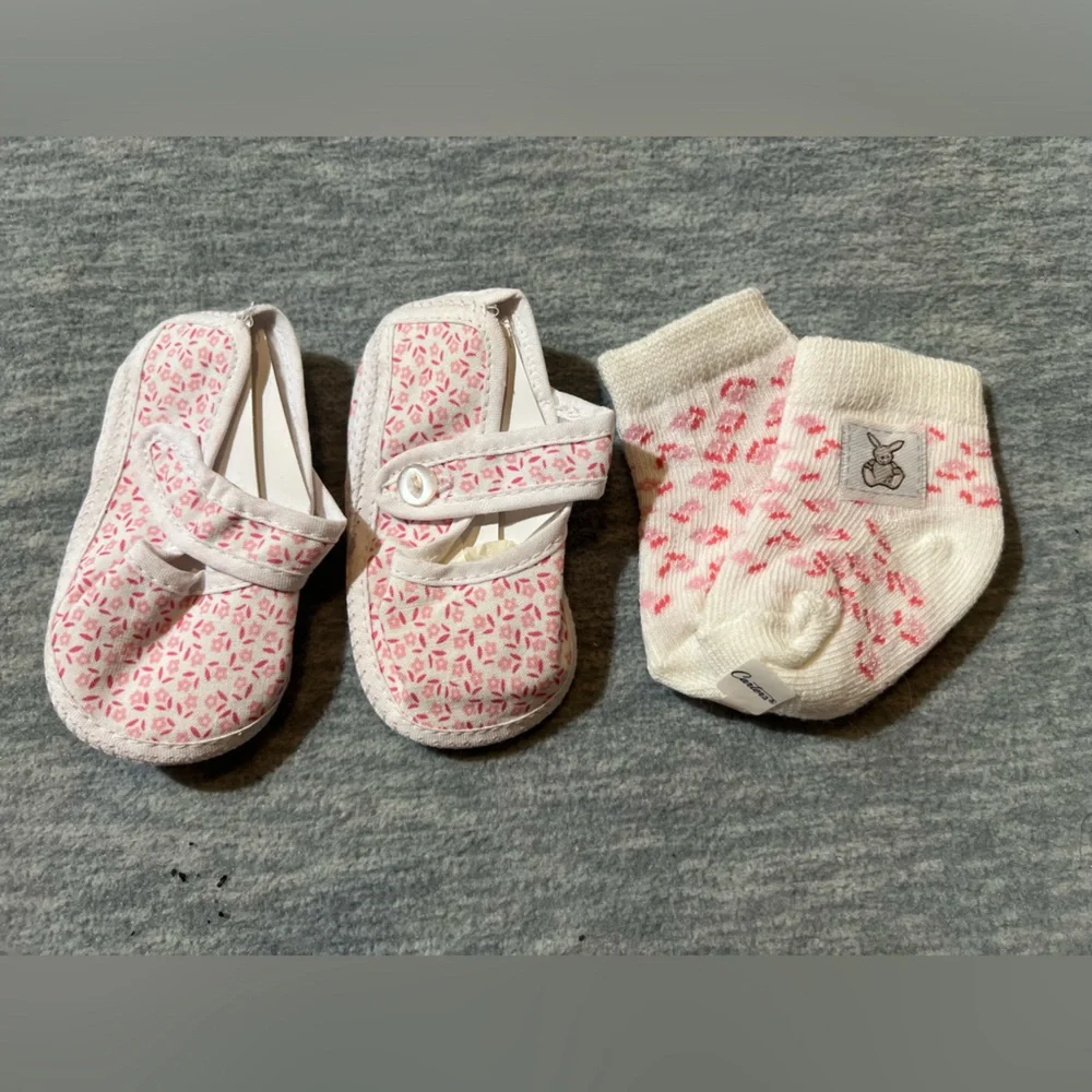 Carter’s vintage sock‎ & shoe gift set infants baby 0-3 months pink floral new